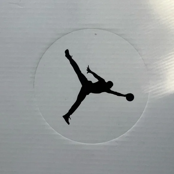 Air Jordan XXXIII University Red GS Youth - Picture 7 of 8